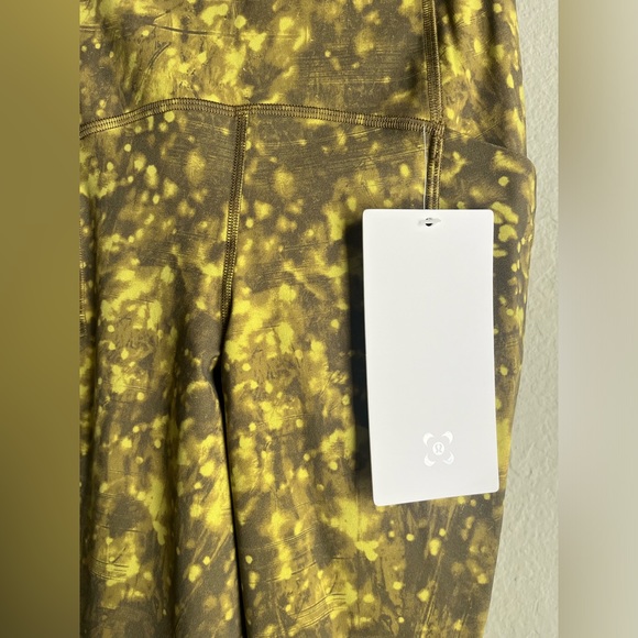 Lululemon Seawheeze Swift Speed High-Rise Tight 28"
Last Sparks Serpentine sz 0 - Picture 5 of 9
